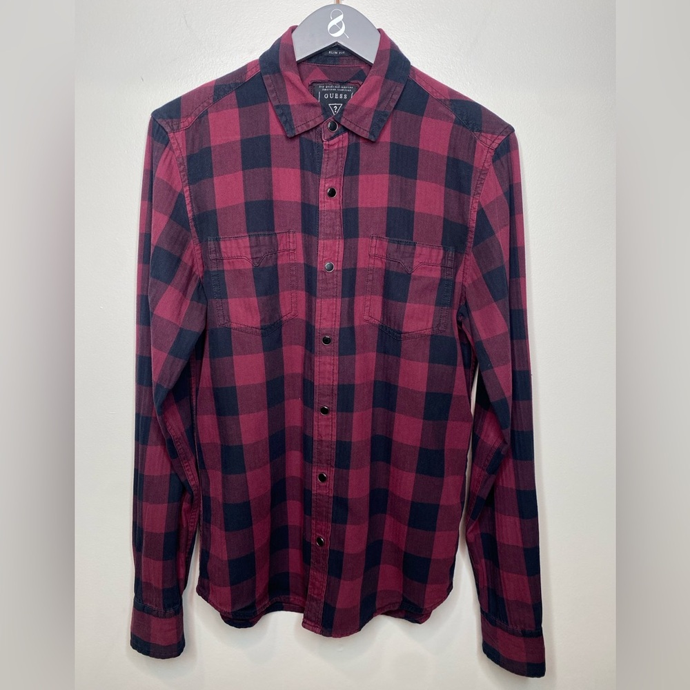 Guess Checkered Button Down. - Picture 4 of 8